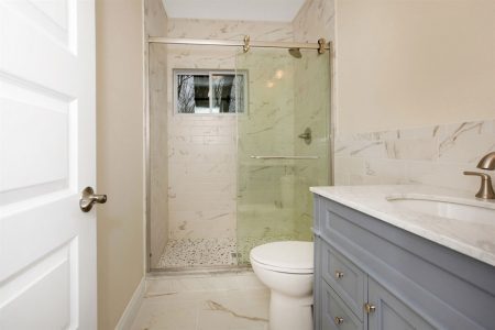 Flanders bathroom - after